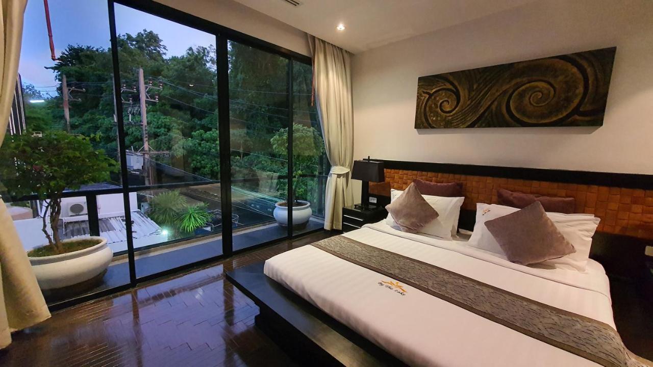 บายเดอะเลค Villa Nai Harn ภายนอก รูปภาพ