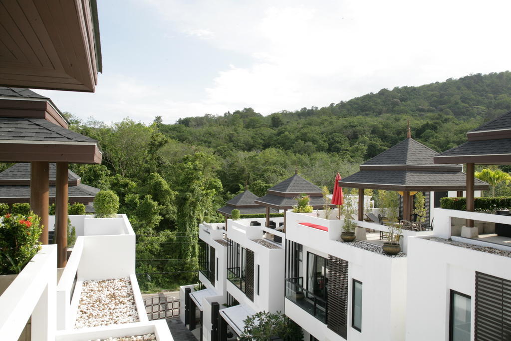 บายเดอะเลค Villa Nai Harn ภายนอก รูปภาพ